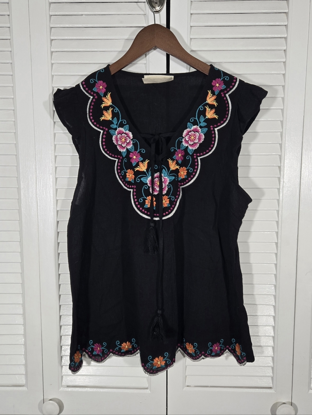 Savanna Jane Black Flutter Sleeves Embroidered Boho V Neck Ties Flowy Top Sz L